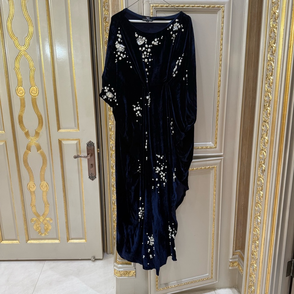 Rozina Munib Kaftan Navy Blue Velvet with Pearl - Picture 8 of 10